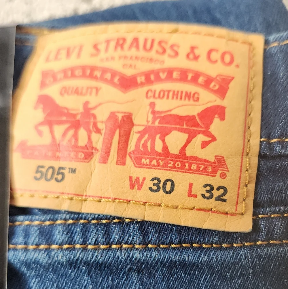 Levi's Men's 505 Straight Regular Fit Jeans - Medium Wash - 30W X 32L